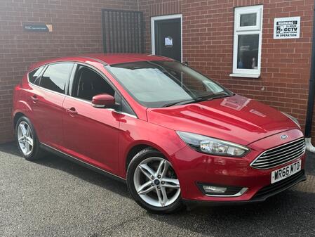 FORD FOCUS 1.0 T EcoBoost Titanium